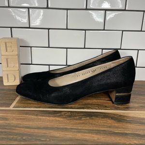 Salvatore Ferragamo Cinzia Pumps Black Shimmer Suede Womens Size 7.5 4A (AAAA)